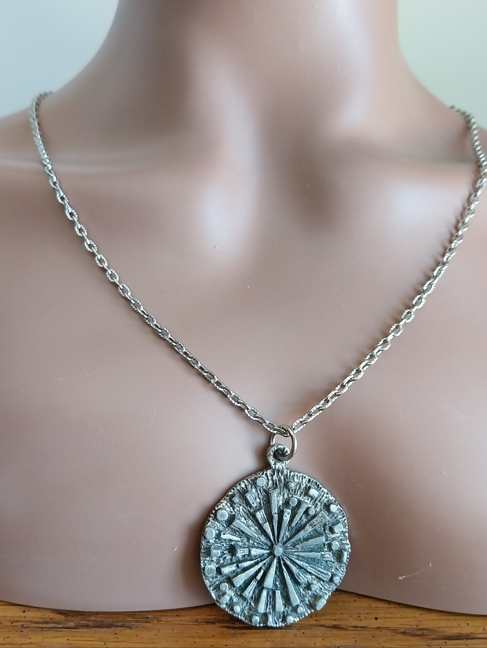 Vintage Textured Silver-Tone Sunburst Medallion Necklace for Women